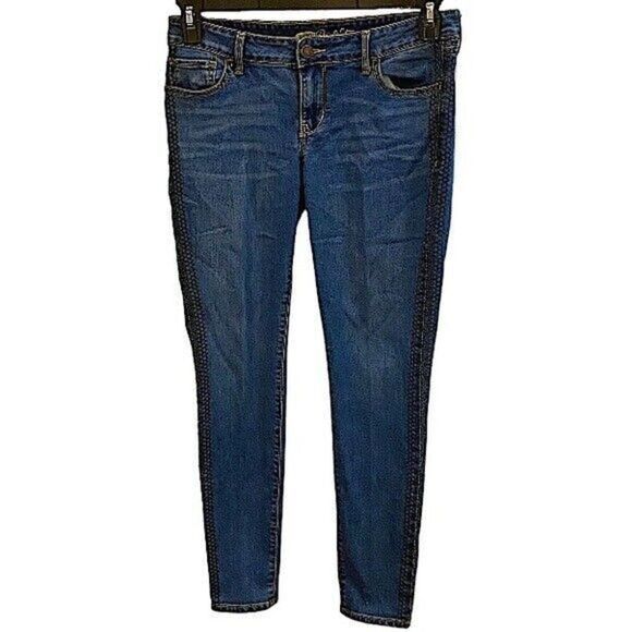 Old Navy Women Size 8 Jeans Straight Rock Star Embroidered Side Stitch Whiskered - Picture 2 of 8